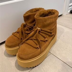 Inuikii platform boots